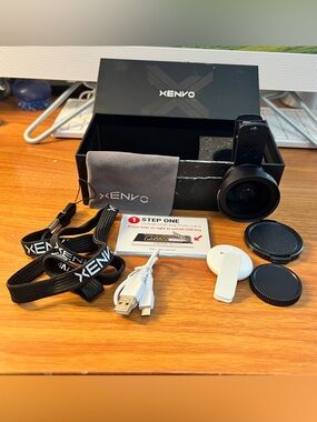 Xenvo TruView 0.45x Wide Angle Lens Clarus 15x Macro Lens